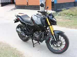 Hero Xtreme 160R 2025 Black
