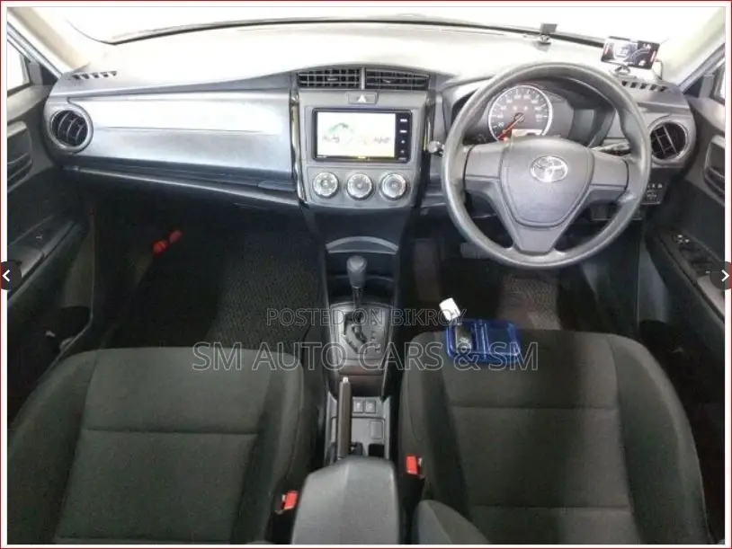 Toyota Axio Non Hybrid EX Silver 2021