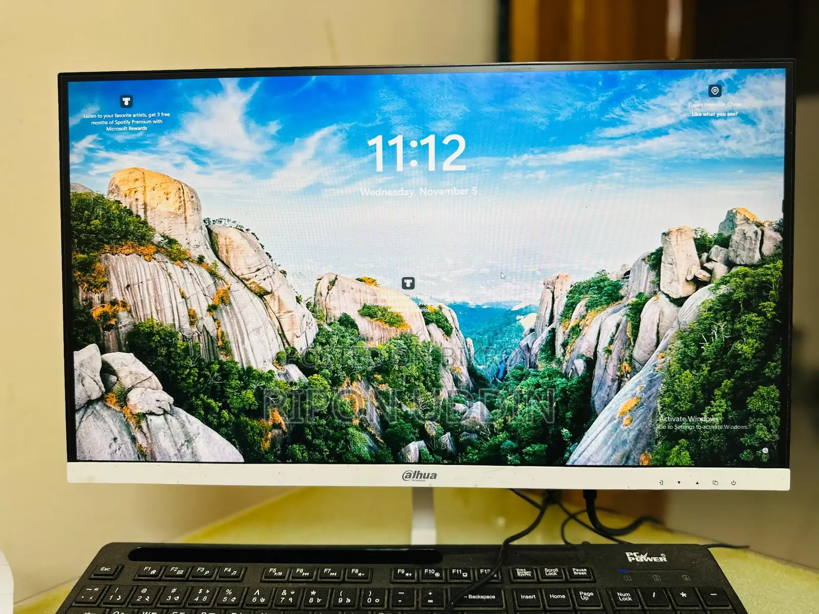 AMD Ryzen 5 5500GT with Radeon Graphics