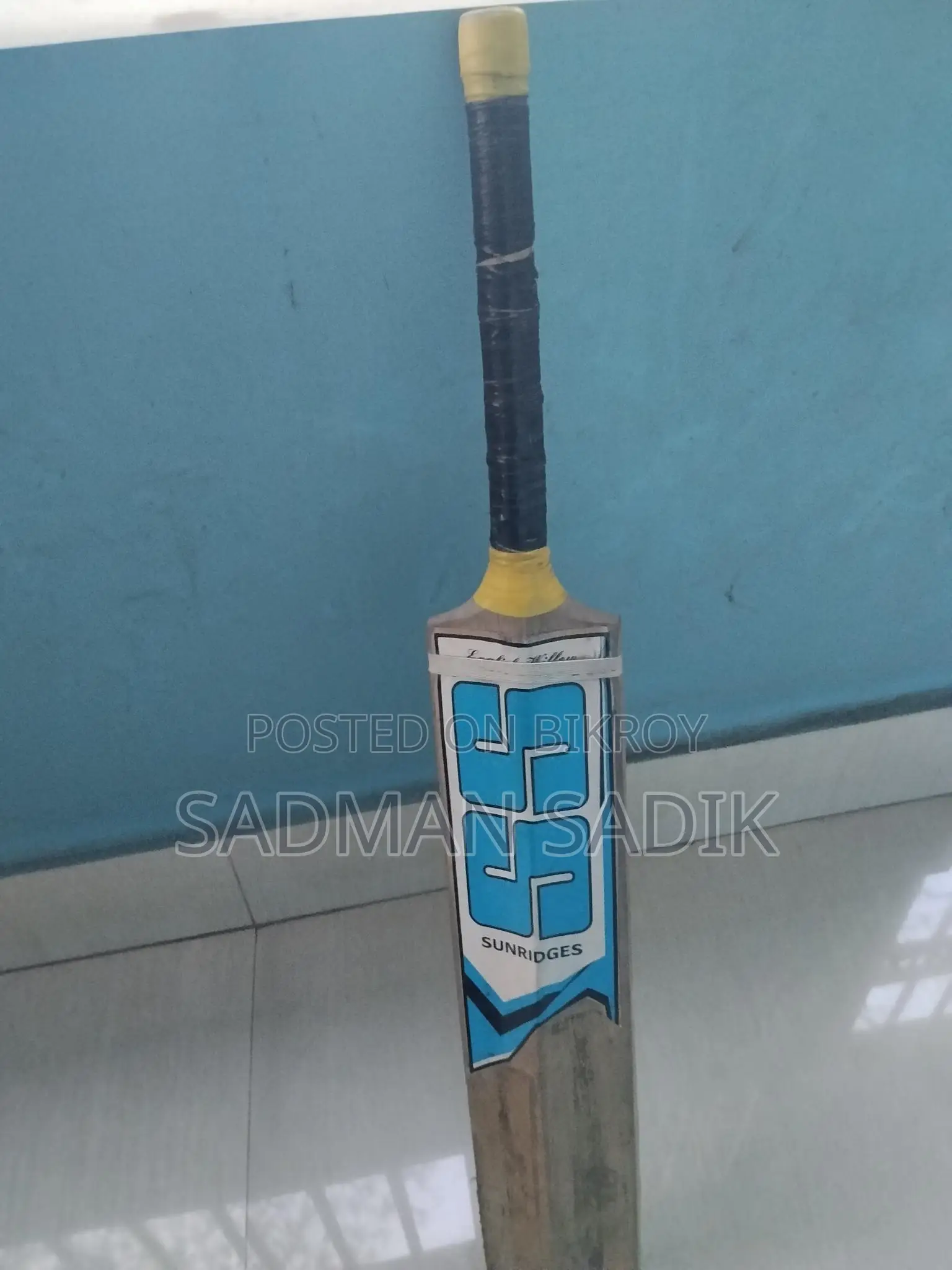 Sunridges Cricket Bat - Fresh Condition