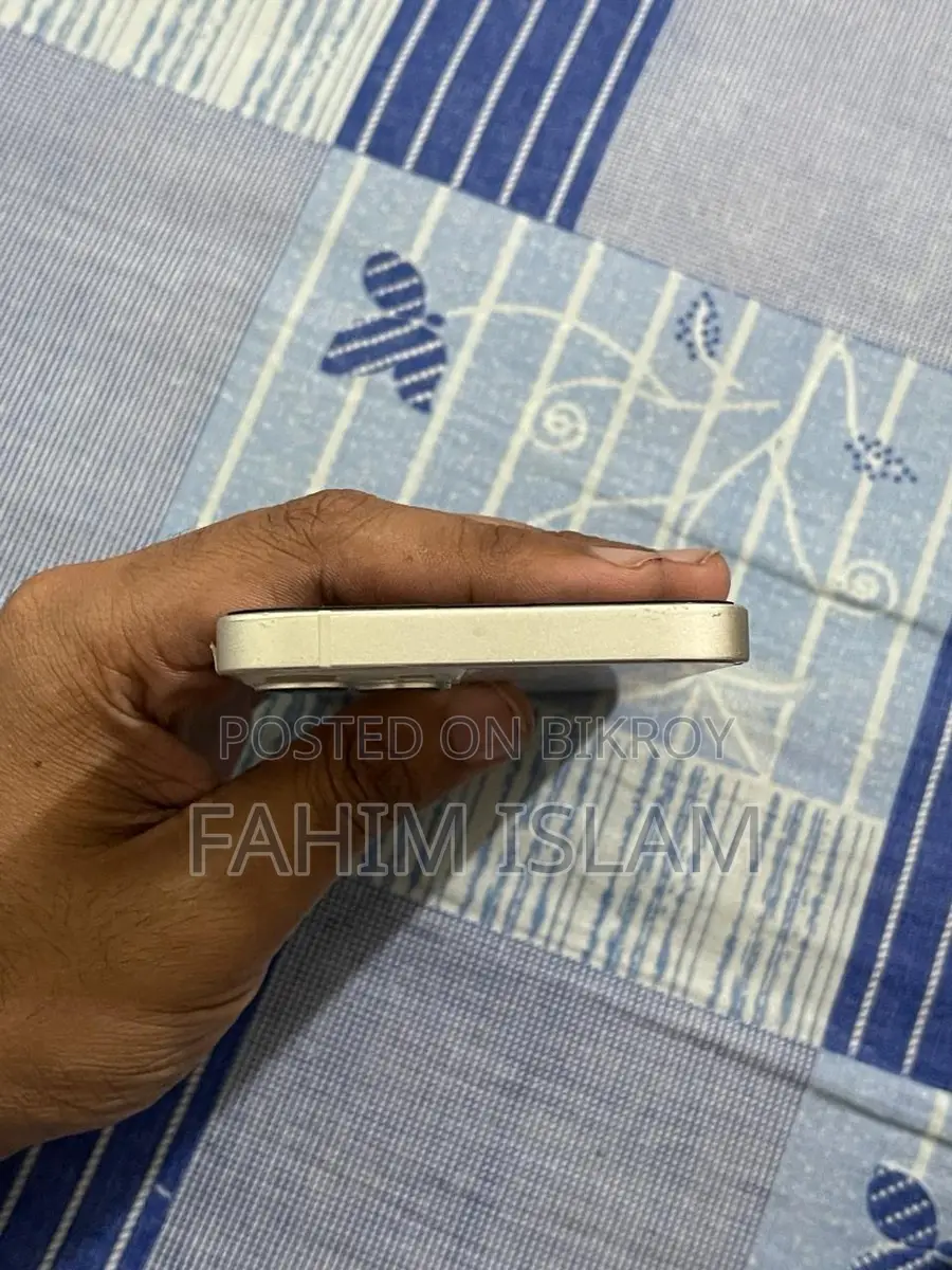 Apple iPhone 13 (Used)