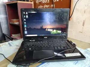 Acer Core i5 4th Gen RAM 4GB SSD 128GB Running Laptop