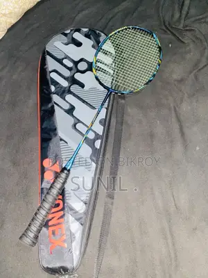 ব্যাডমিন্টন র‍্যাকেট