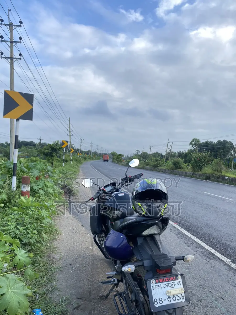 Suzuki Gixxer . 2019