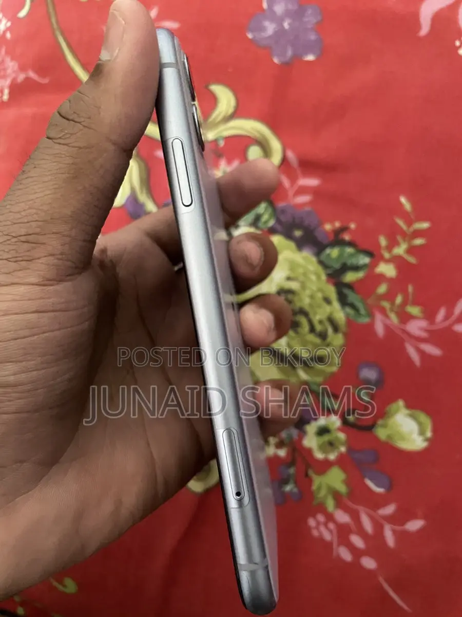 Apple iPhone 11 128 GB (Used)