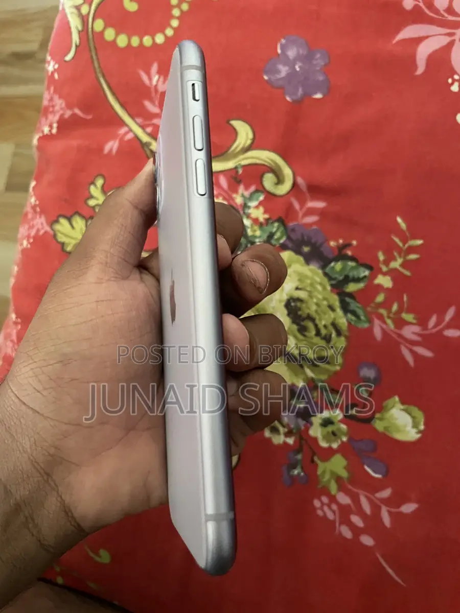 Apple iPhone 11 128 GB (Used)