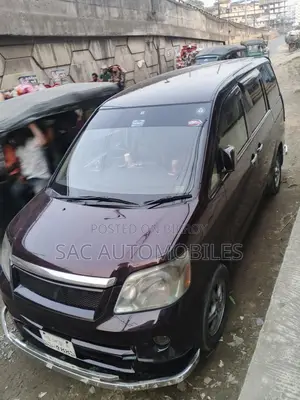 টয়োটা নোয়াহ জি সংস্করণ ২০০৬