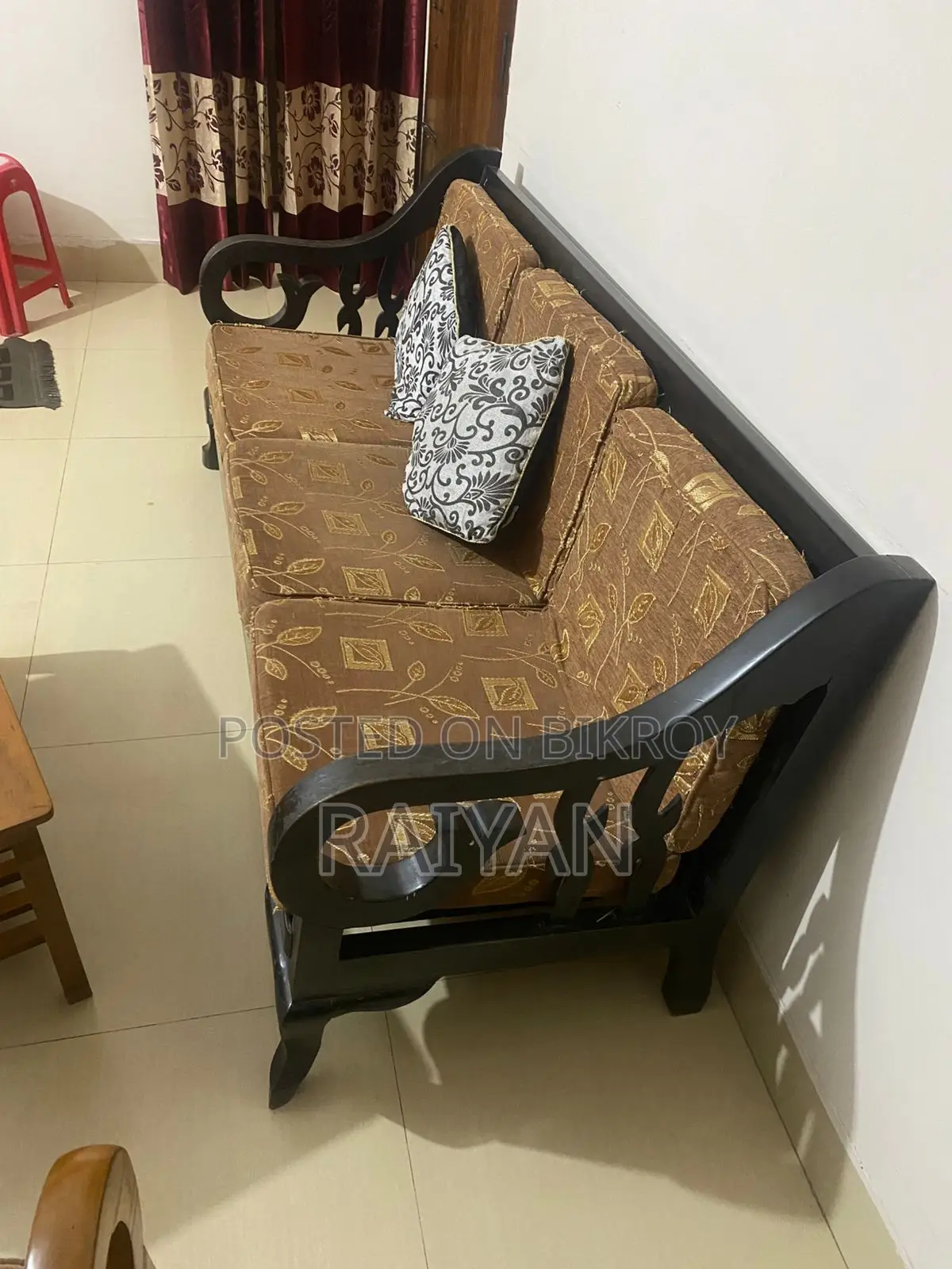 Shegun Wood Sofa