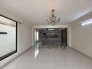 নিকুঞ্জে ব্র্যান্ড নিউ বিলাসবহুল ট্রিপ্লেক্স বাড়ি ভাড়া