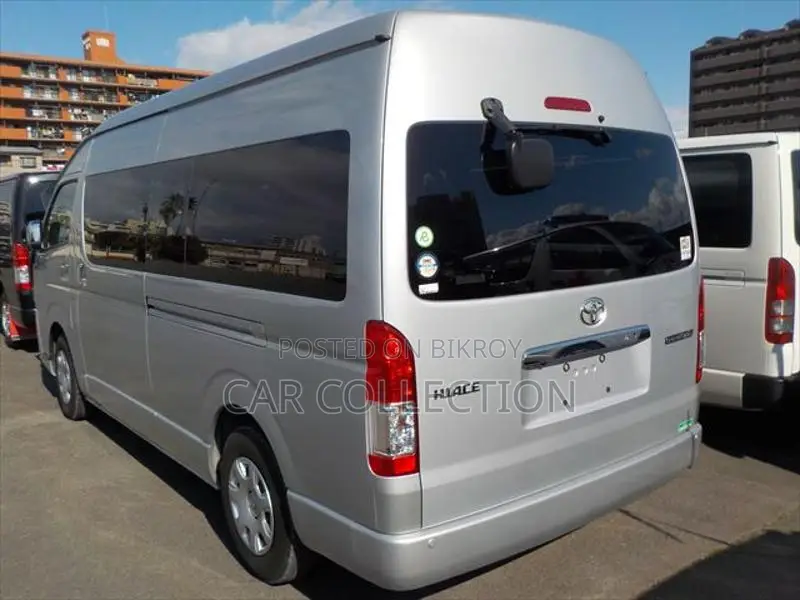 Toyota Hiace Grand Cabin 2021