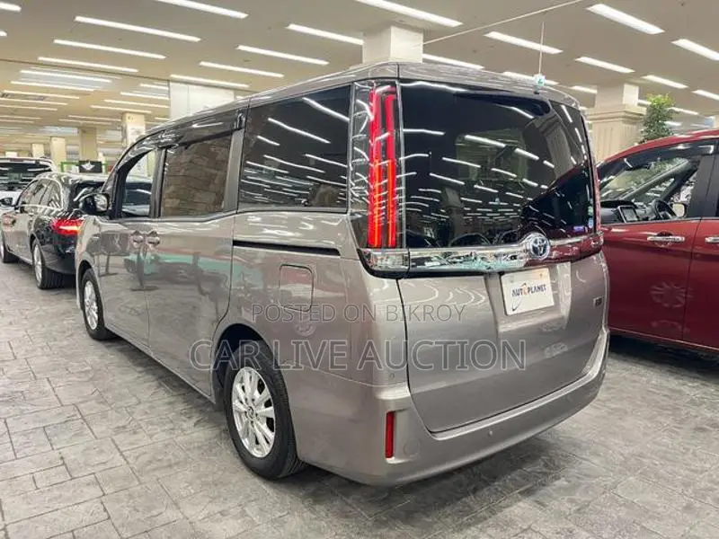 Toyota Noah Hybrid G pre-order 2021