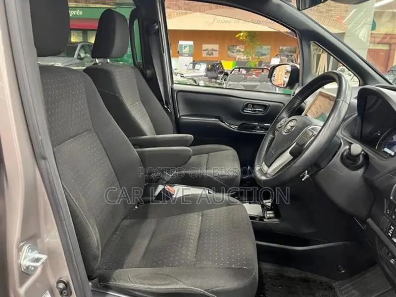 Toyota Noah Hybrid G pre-order 2021
