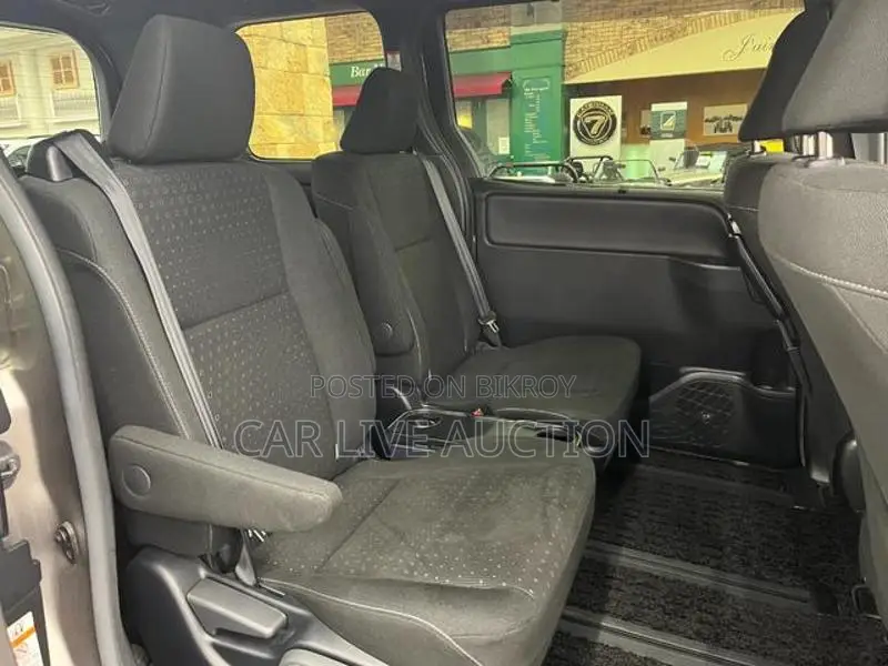 Toyota Noah Hybrid G pre-order 2021