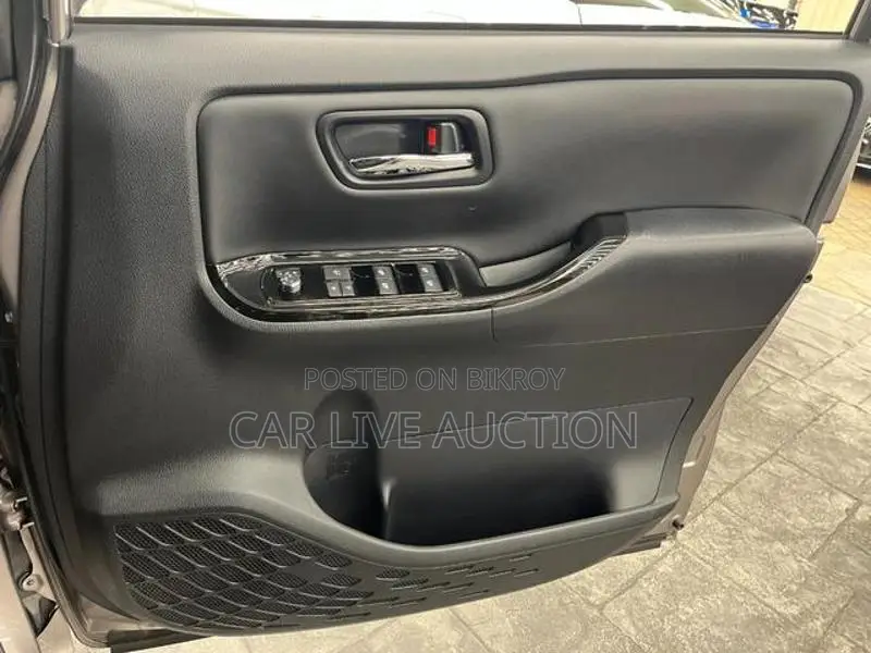 Toyota Noah Hybrid G pre-order 2021