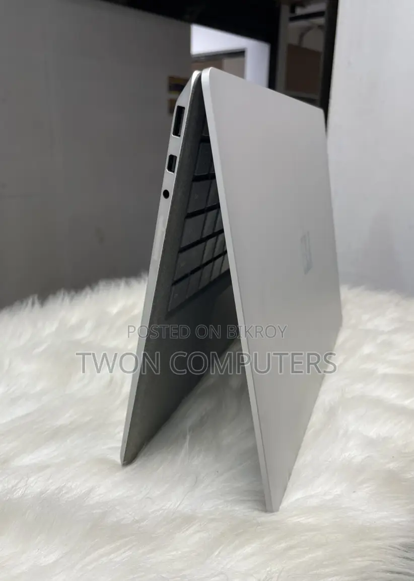 8/128 GB Microsoft Surface Laptop 2 Intel Core i5-8th Generation