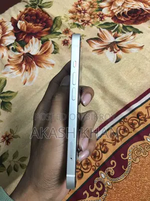 Apple iPhone 13 . (Used)