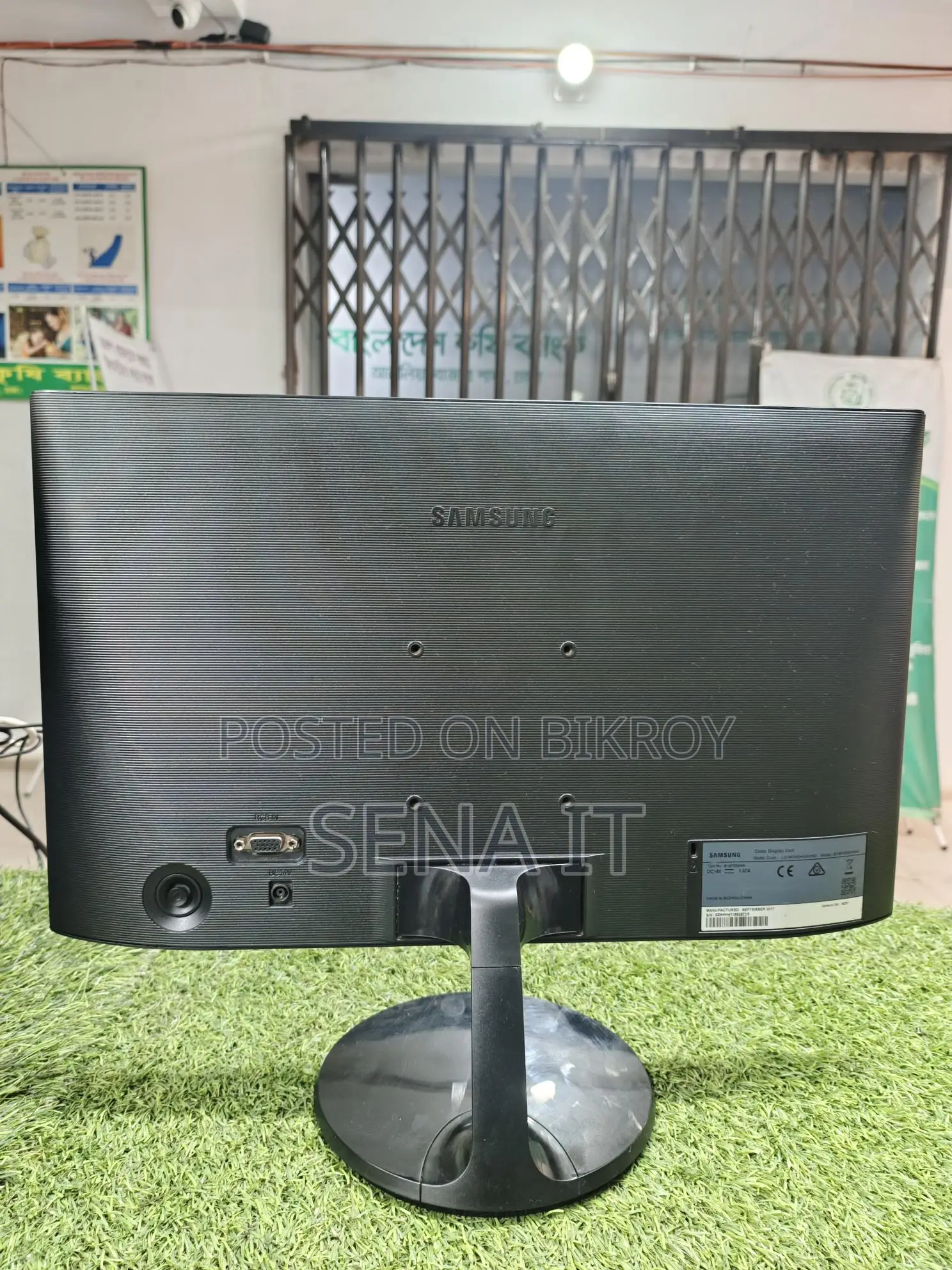 Samsung 19-inch Super Slim Monitor at an attractive price.
