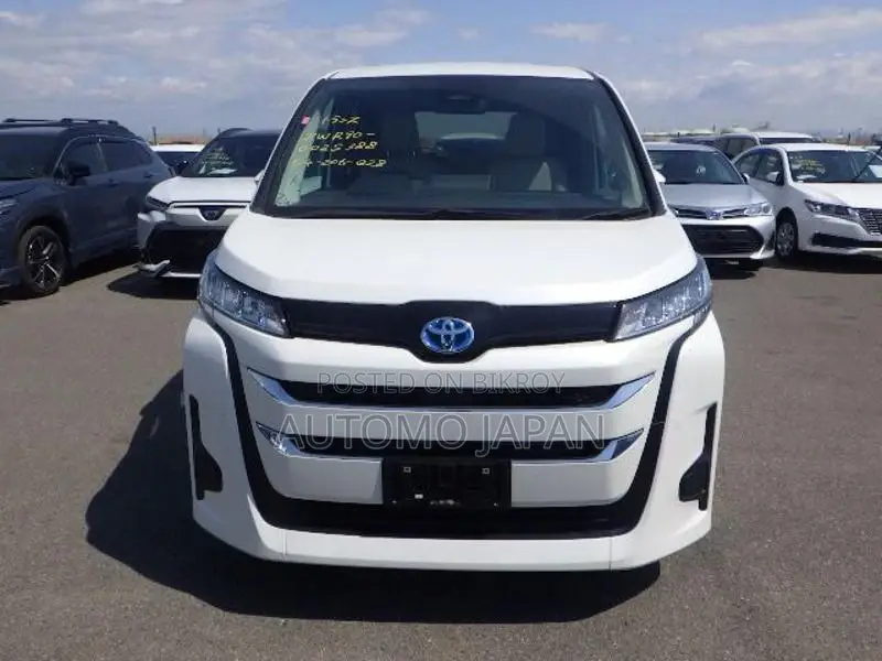 Toyota Noah G 2022