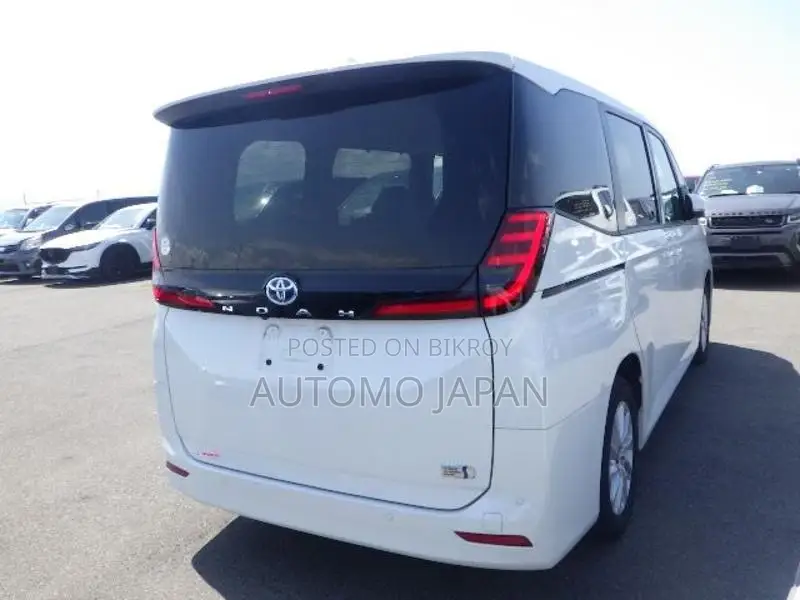 Toyota Noah G 2022