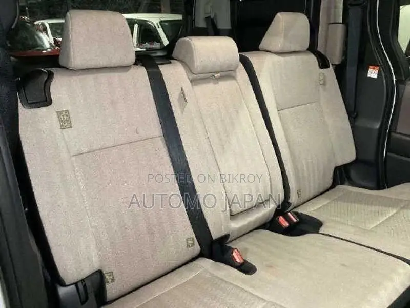 Toyota Noah G 2022