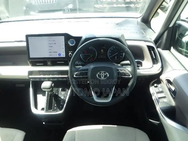 Toyota Noah G 2022