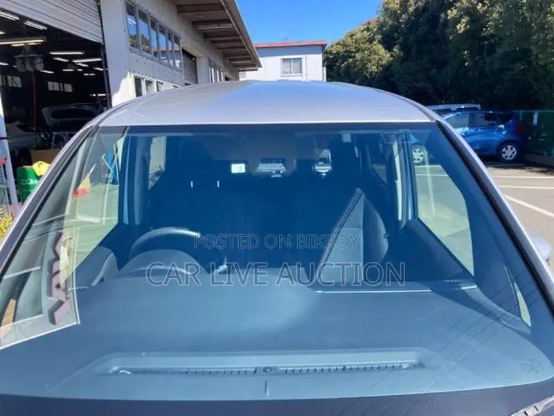 Toyota Noah Hybrid X pre order 2021