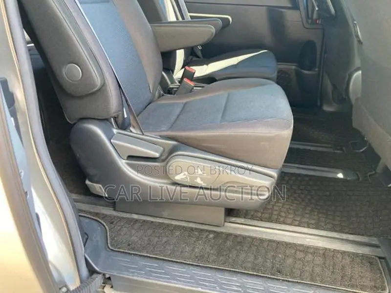 Toyota Noah Hybrid X pre order 2021