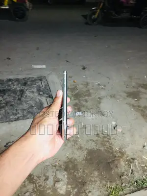 Apple iPhone 11 . (Used)