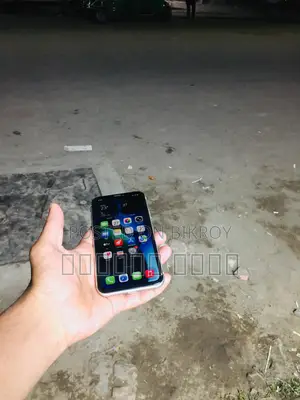 Apple iPhone 11 . (Used)