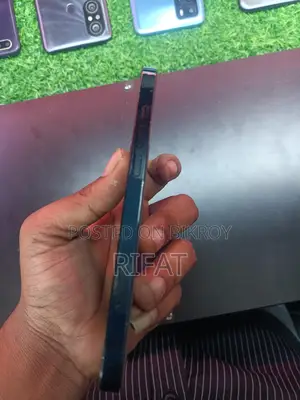 Apple iPhone 13 (Used)