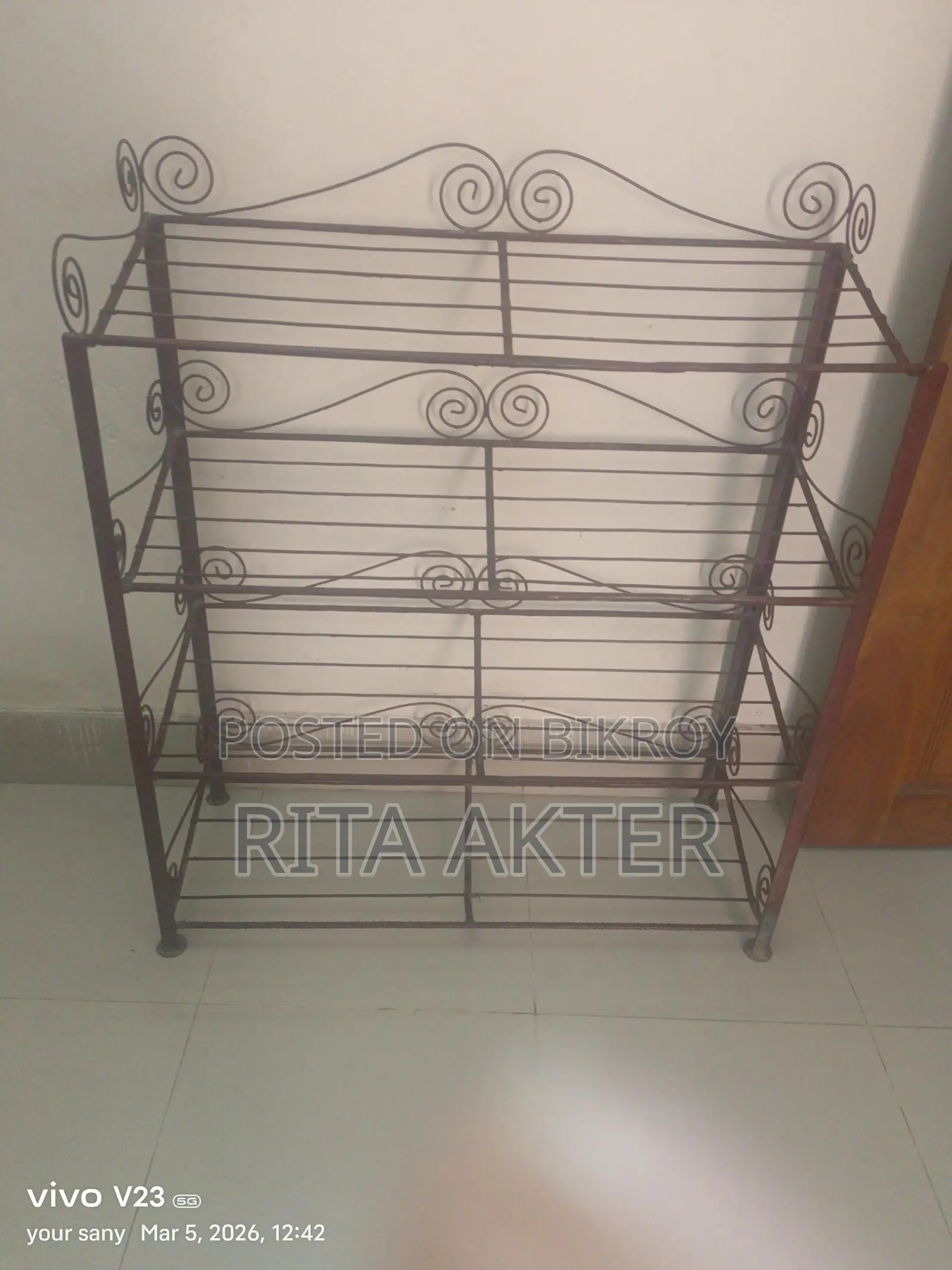 একটি জুতার র‍্যাক বিক্রি করা হবে