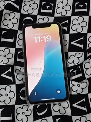Apple iPhone 11 . (Used)