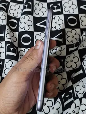 Apple iPhone 11 . (Used)