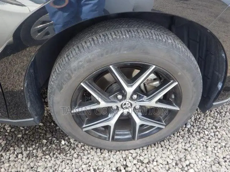 Toyota Harrier Non HB Premium 4.5 2020