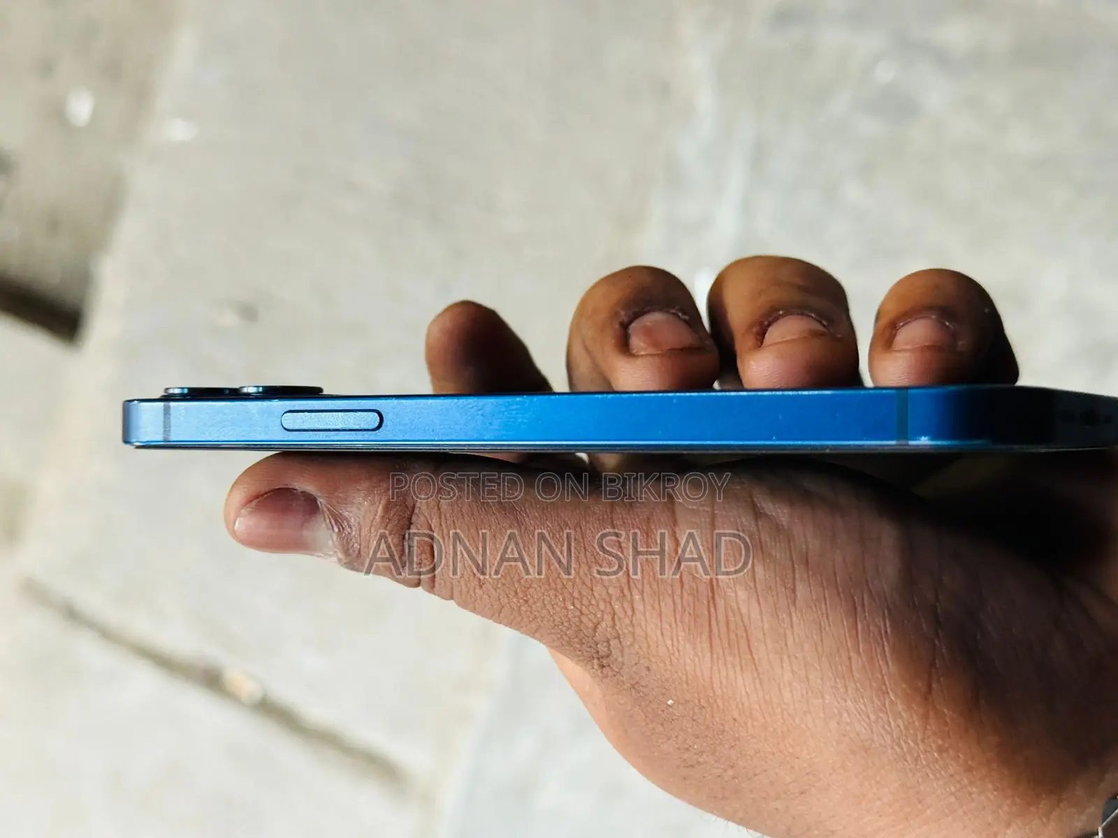 Apple iPhone 12 (Used)