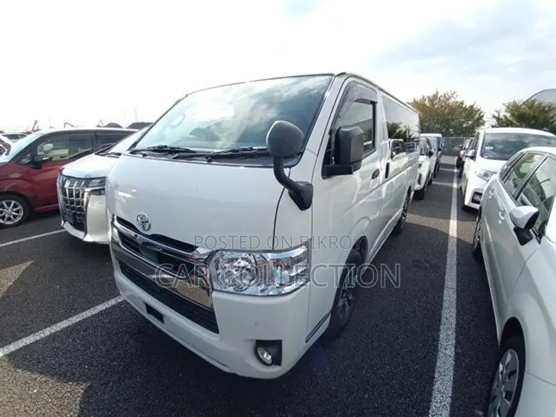 Toyota Hiace 2021