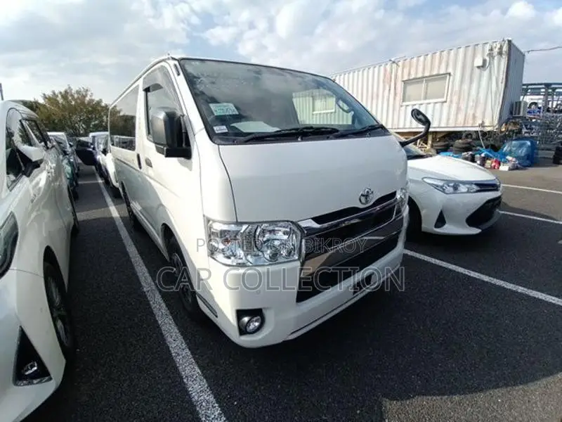 Toyota Hiace 2021
