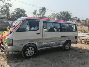 Toyota Hiace 2003