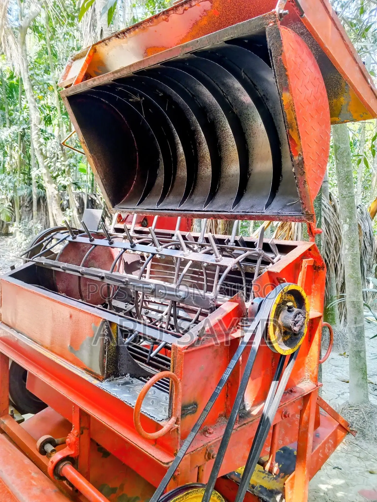 ধান মারাই মেশিন