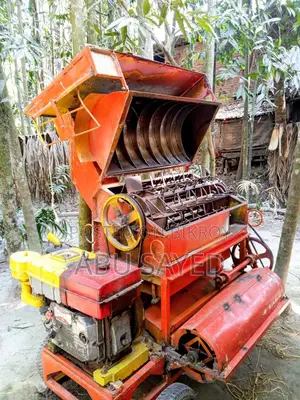ধান মারাই মেশিন