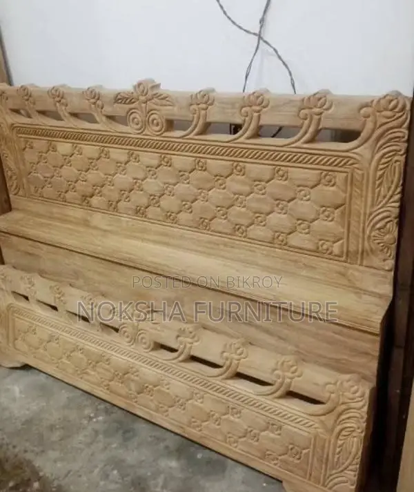 Attractive 2.5" Solid Wood Bed at Wholesale Price