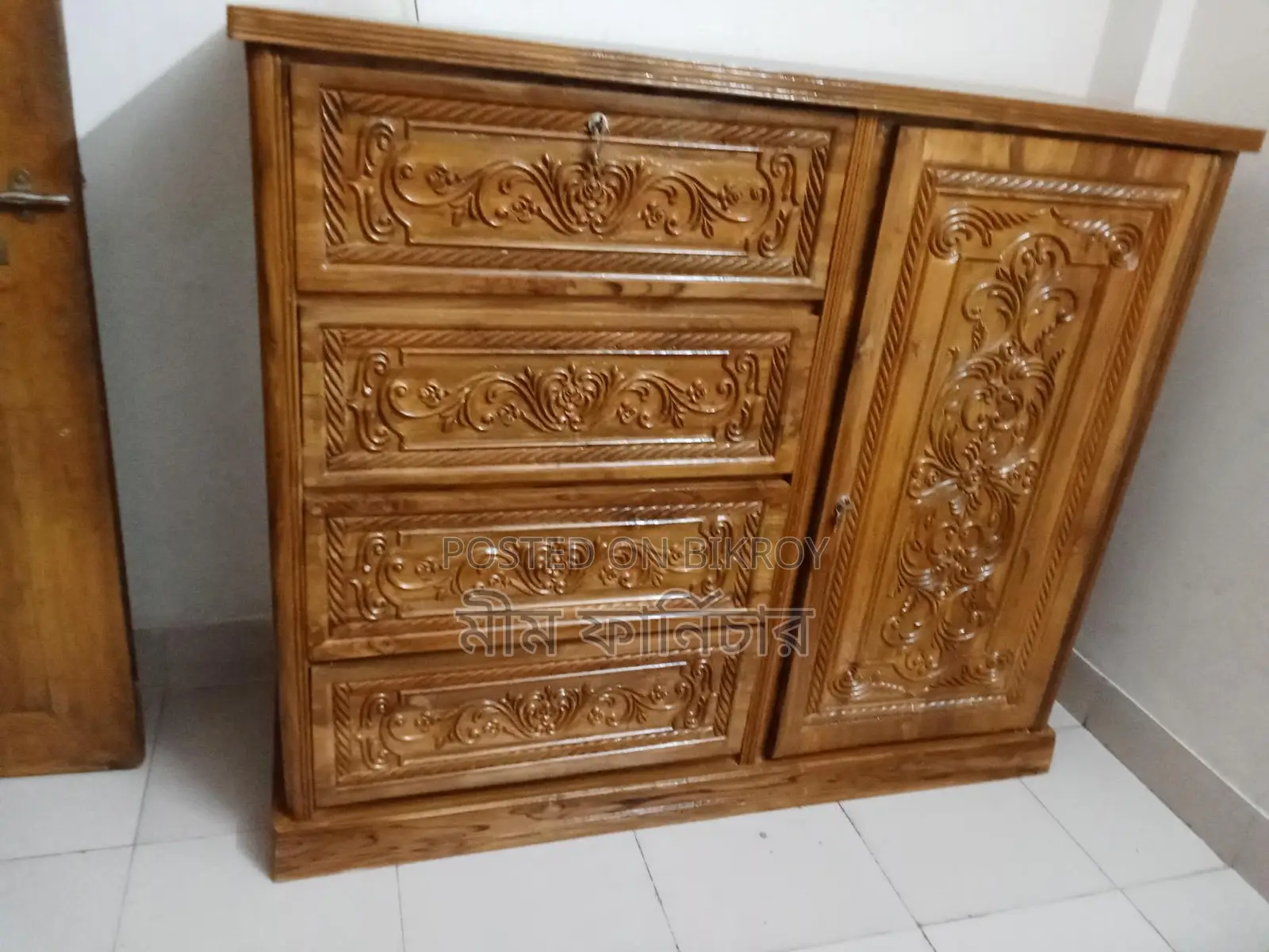 ১০০% একটা চিটাগাং সেগুন এর ওয়ার্ডব বিক্রি করব
