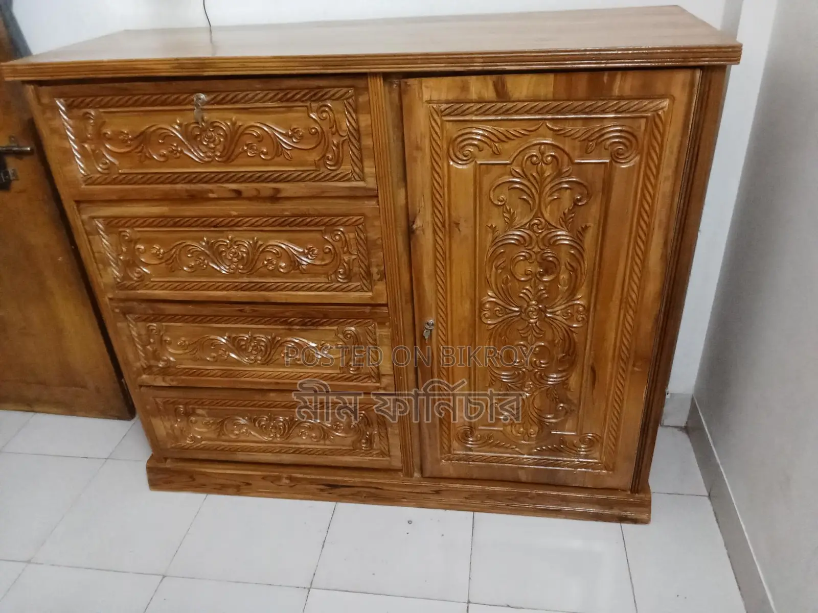 ১০০% একটা চিটাগাং সেগুন এর ওয়ার্ডব বিক্রি করব