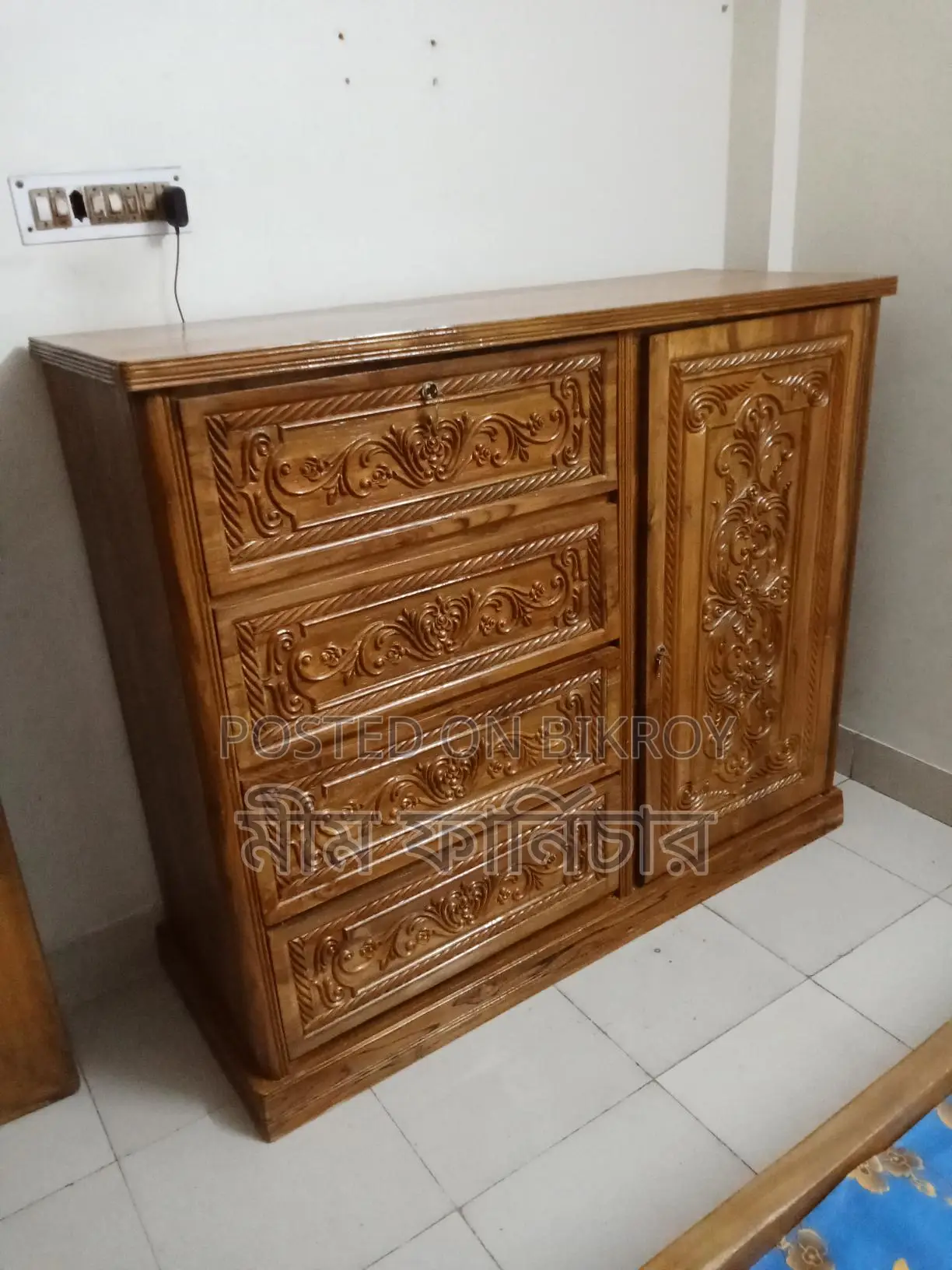 ১০০% একটা চিটাগাং সেগুন এর ওয়ার্ডব বিক্রি করব