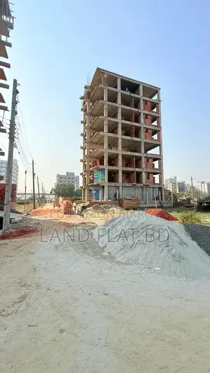 সাউথ ফেসিং ফ্ল্যাট বিক্রয় হবে ১৫৫০ স্কয়ার ফিট রোড সাইড
