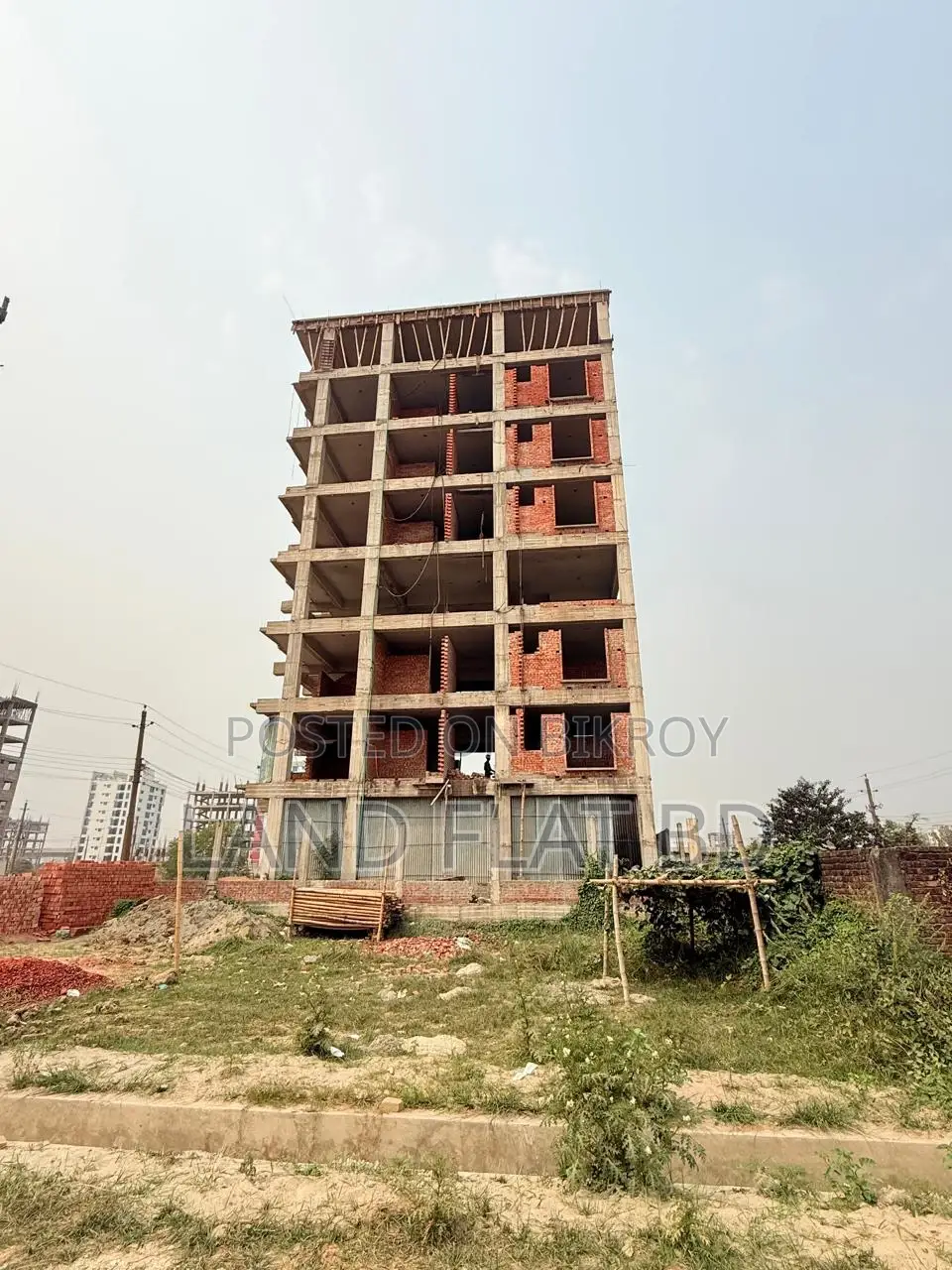 সাউথ ফেসিং ফ্ল্যাট বিক্রয় হবে ১৫৫০ স্কয়ার ফিট রোড সাইড
