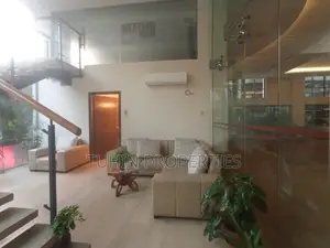 উত্তরা সেক্টর-৩ এ স্বল্প ব্যবহৃত রেডি দক্ষিণমুখী ২৫০০ বর্গফুটের ফ্ল্যাট বিক্রয়