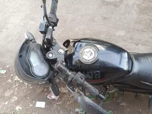 Bajaj Pulsar 180 2012