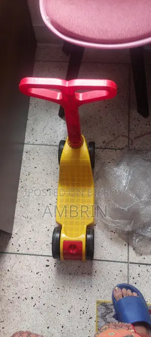কিডস স্কুটি