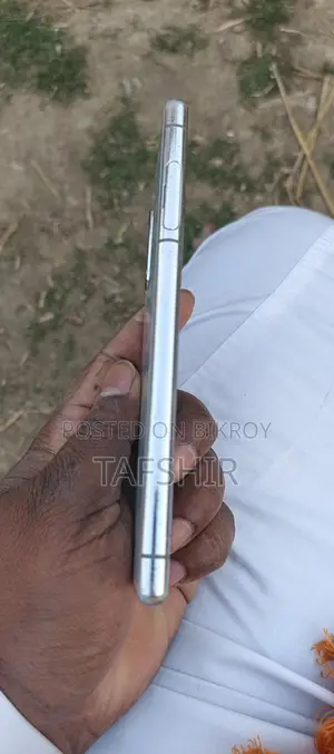 Sony Xperia 5 II . (Used)
